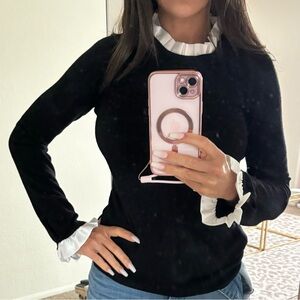 Lightweight sweater with attached cuffs and collar